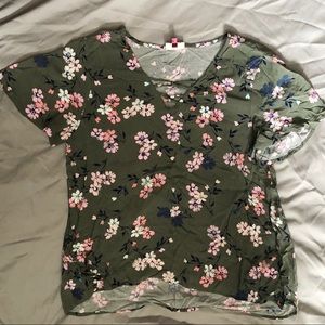 SO Brand Large Flowy Top